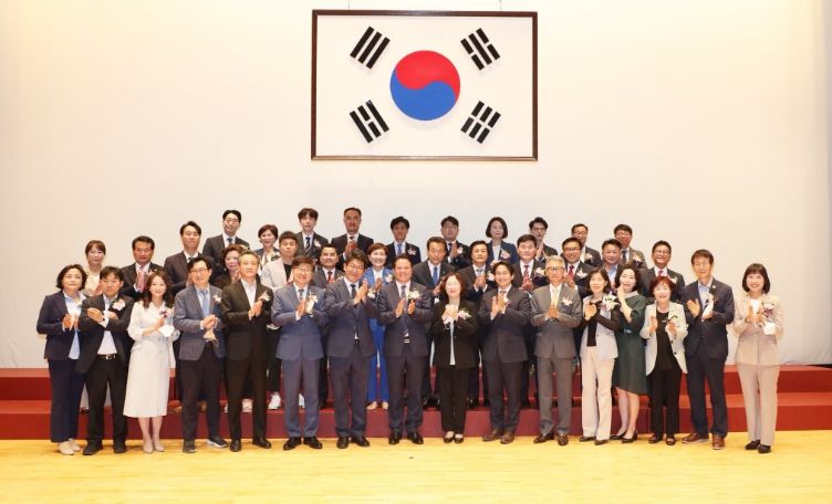 최대호 안양시장, 막중한 책임감 느껴. 중단 없는 안양발전 이루겠다...!