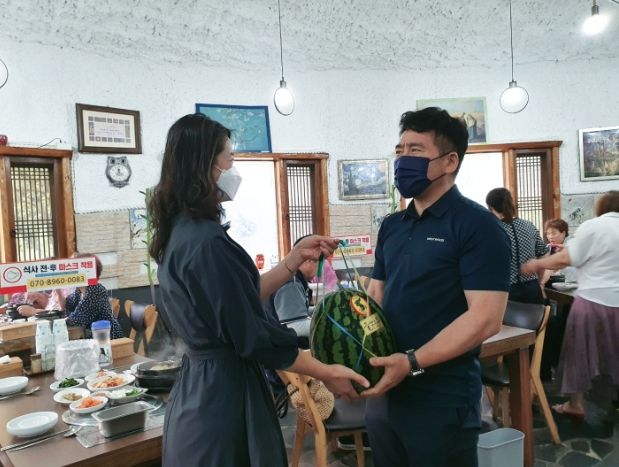 광주시 초월읍, 초복 맞이 경로당 수박 전달