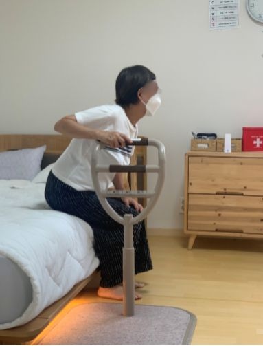 기립보조 바닥안전손잡이