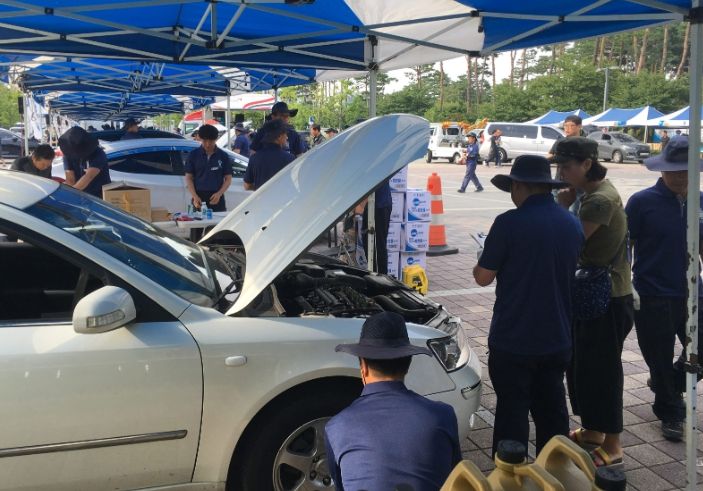 지난 2019년 성남시청 야외 주차장에서 열린 시민 차량 무상 점검 행사 때