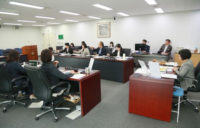 성남시의회 행정교육위원회