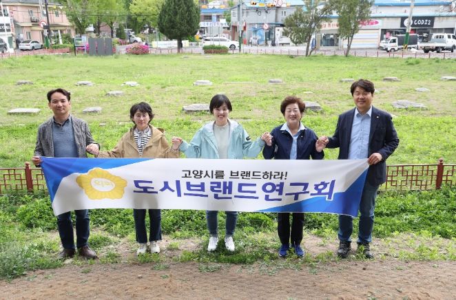 왼쪽부터 송규근,김해련,정민경,조현숙,신현철의원