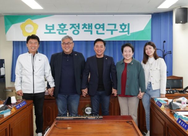 좌부터김희섭,문재호,이철조,김수진,천승아의원