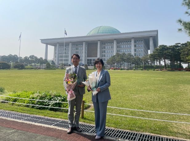 고양특례시의회 송규근, 정민경 의원 2023년 대한민국 평판대상 지방의회대상 수상