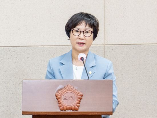강남구의회 노애자 의원이 제312회 정례회에서 발언하고 있다.