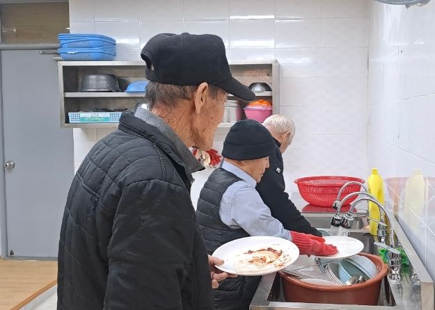 단월면 향소2리 경로당 ‘행복한 밥상’