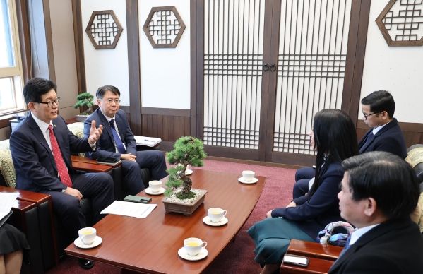 캄보디아 대사 면담