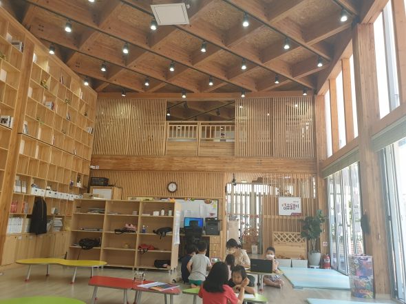 실내목조화 사례(희망나무 마을돌봄터_영주).