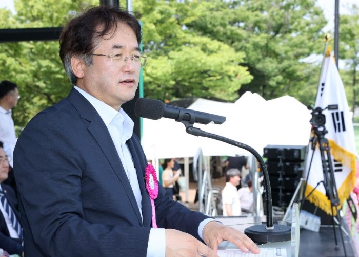 ‘제79회 8·15 광복절 기념 지도지역 체육대회’에서 축사 중인 이동환 고양특례시장