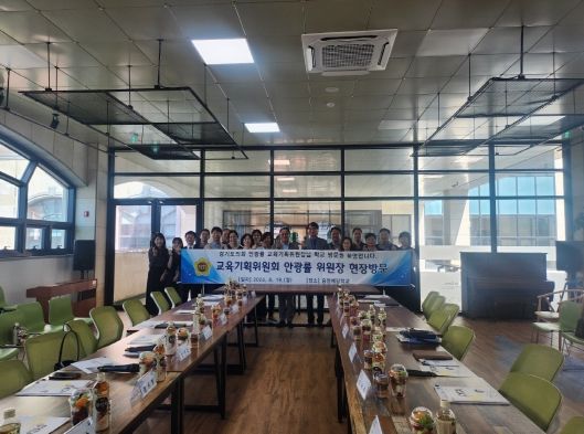 안광률 경기도의회 위원장, 중앙 예닮학교 개학식 참석, 격려 인사 전해…