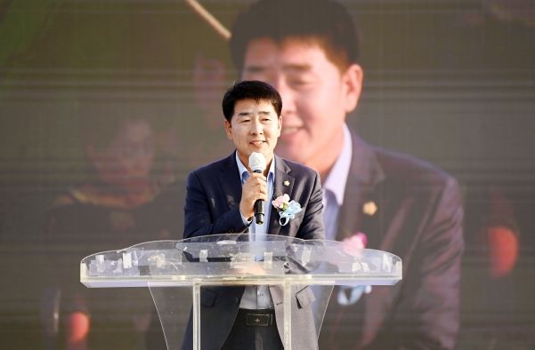 축사하는 배정수 의장