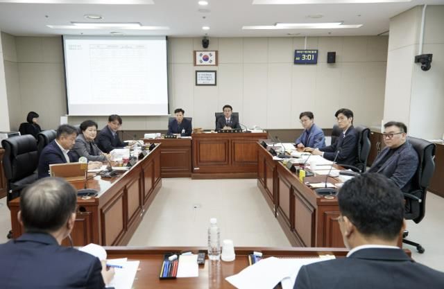 용인특례시의회 도시건설위원회, 행정사무감사 7일차-처인구청, 기흥구청, 수지구청 행정사무감사 실시