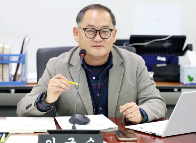 성남시의회 경제환경위원회 소속 이군수 의원