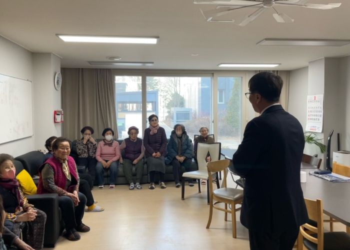 고양시 화전동 신형식 동장, 경로당 방문하며 부임 인사 전해