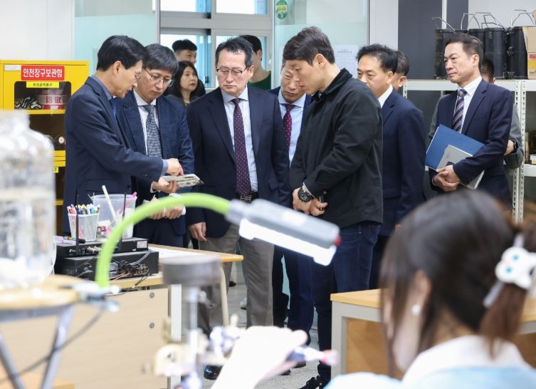기능경기대회 참가 학생 격려