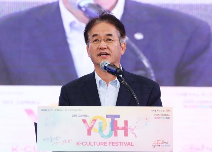 고양특례시청소년어울림마당에서 인사말 중인 이동환 고양특례시장