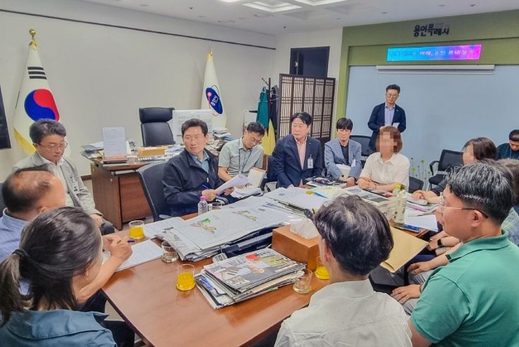 용인특례시가 구성적환장을 도시계획시설로 결정하지 않기로 하면서 향후 구성적환장 부지가 생활폐기물 처리 시설 용도로 사용될 가능성을 원천 차단했다. 사진은 9일 진행된 구성적환장과 관련 간담회 모습