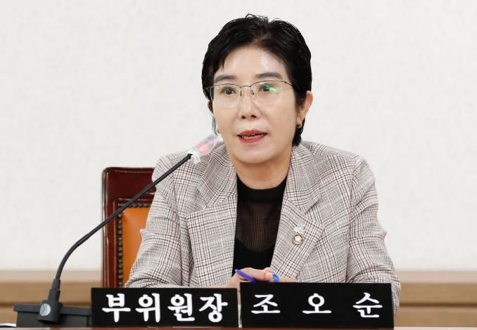 화성특례시의회 조오순 의원이 제243회 임시회 중 제2차 본회의에서 5분 자유발언을 하고 있다.