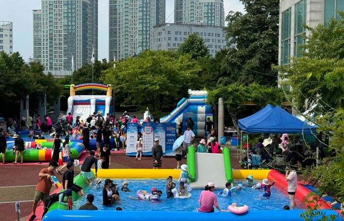 8월 1일부터 2일까지 기흥구 상갈동에 있는 경기도박물관 광장에서 '2025 상갈동 첨벙첨벙 축제'가 열린다.