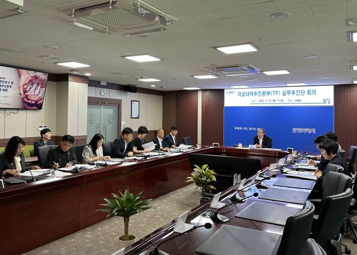 정구원 화성특례시 제1부시장이 23일 자살대책추진본부 실무추진단 회의를 주재하고 있다