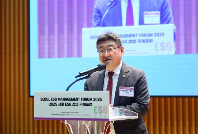 축사 하고 있는 박상혁 교육위원장