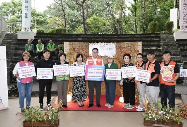 양주시자원봉사센터, '2025 이心전心 명절나눔축제' 성료… 900가구에 따뜻한 정 나눠