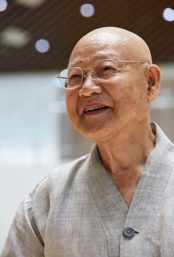 청주공예비엔날레 참여 성파 스님, 통도사서 ‘물위의 전시’ 개막