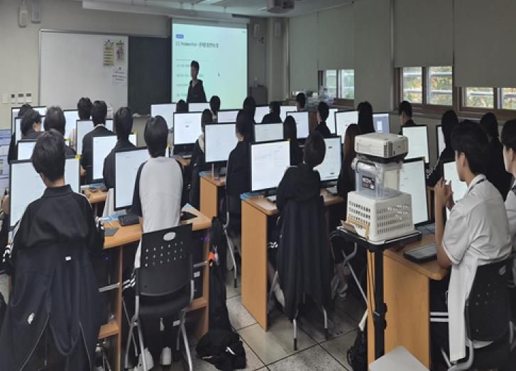 군포시진로교육협력센터, AI활용 창업특강 진행....미래 진로 탐색과 협업능력까지 경험