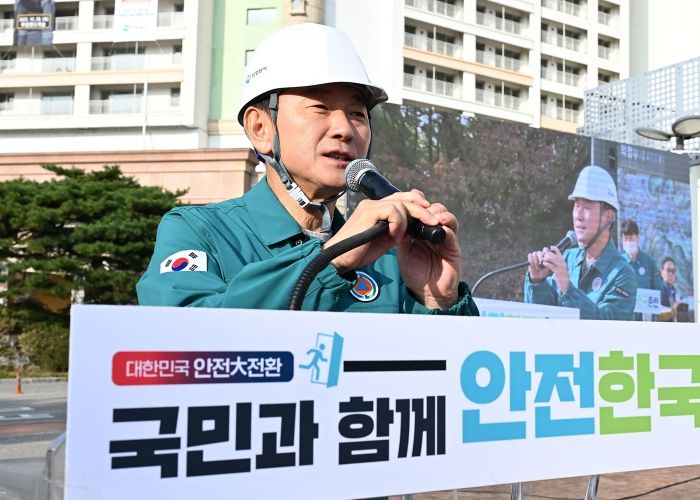 김동근 시장이 10월 28일 ‘2025년 재난대응 안전한국훈련’을 진행하고 있다.