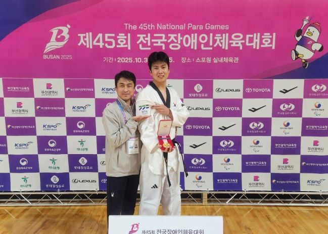 이학성 선수(오른쪽)