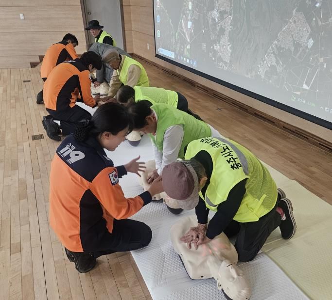 충주시노인복지관, 노인일자리 참여자 안전교육 실시