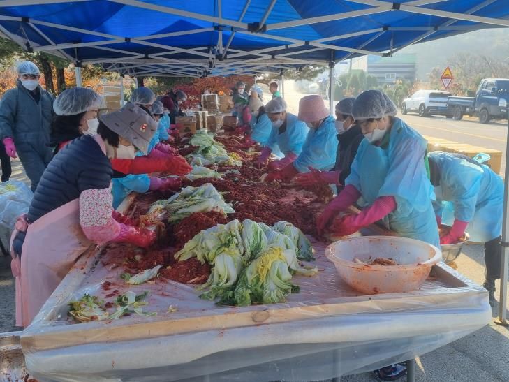 포천시 창수면 남녀 새마을회, 사랑의 김장 나눔으로 이웃사랑 실천
