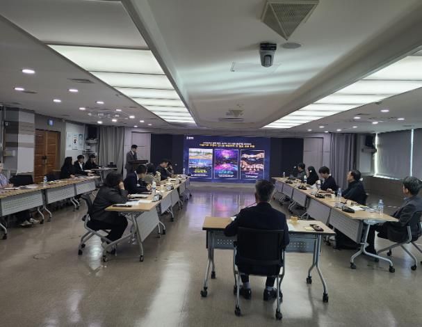 신정호정원 야간경관 조성사업 최종보고회 개최 모습