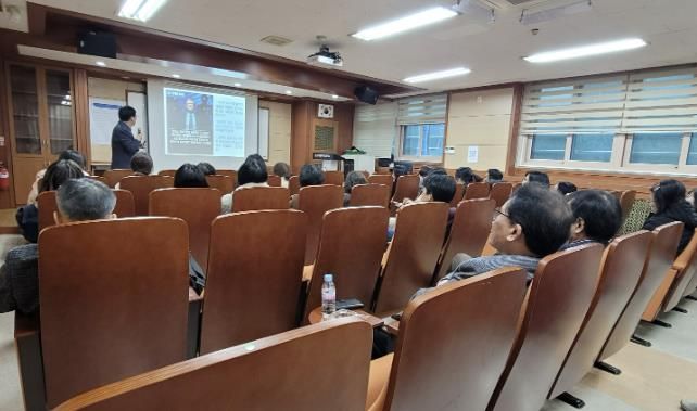 군포의왕교육지원청, '디지털 기반 진로연계교육 연수' 실시