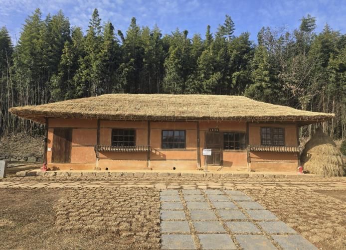 필경사 지붕보수 완료사진