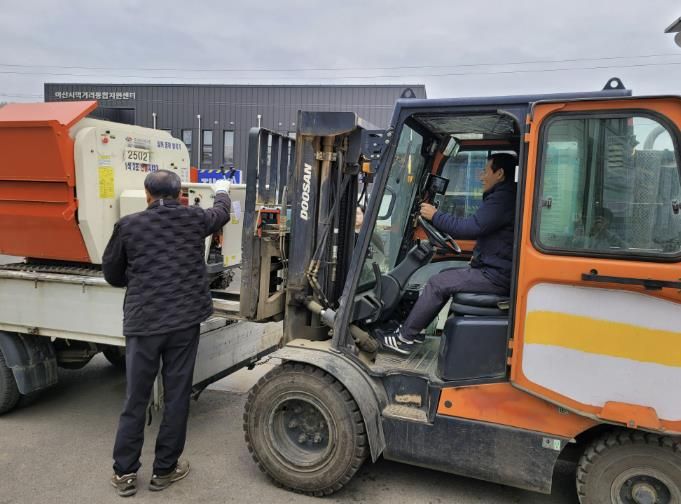 임대농업기계 입·출고 사진