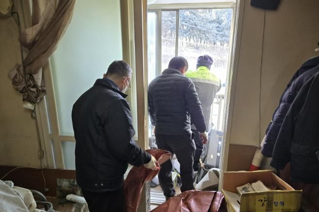 무연고자 유품정리 활동 모습