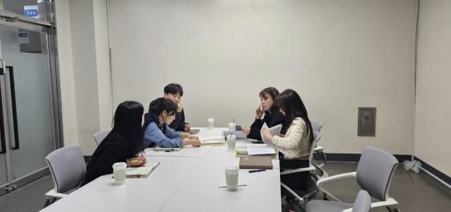 회의 진행 사진