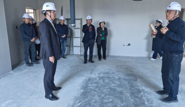 1. 김양섭 천안시농업기술센터 소장이 천안지역농업인과의 간담회를 진행하고 있다.